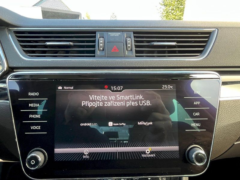 Škoda Superb (2019) 2.0 TDI 140kW L&K 4x4 DSG - fotka 24 z 27