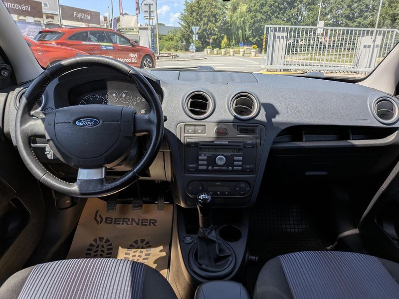 Ford Fusion 1,4 59kW,KLIMA,TAŽNÉ ZAŘÍZENÍ - fotka 14 z 21