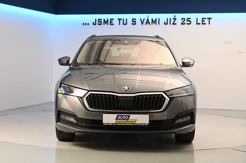 Škoda Octavia (2023) 2.0 LED TOUR VIRTUAL Tažné Nez - fotka 3 z 36
