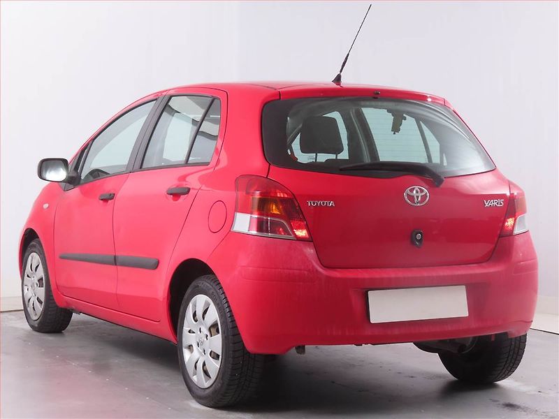 Toyota Yaris (2009) Cool 1.33 Dual VVT-i - fotka 4 z 15