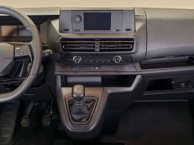 Toyota ProAce Verso 2,0D L2 6MT Combi 8S - fotka 8 z 22