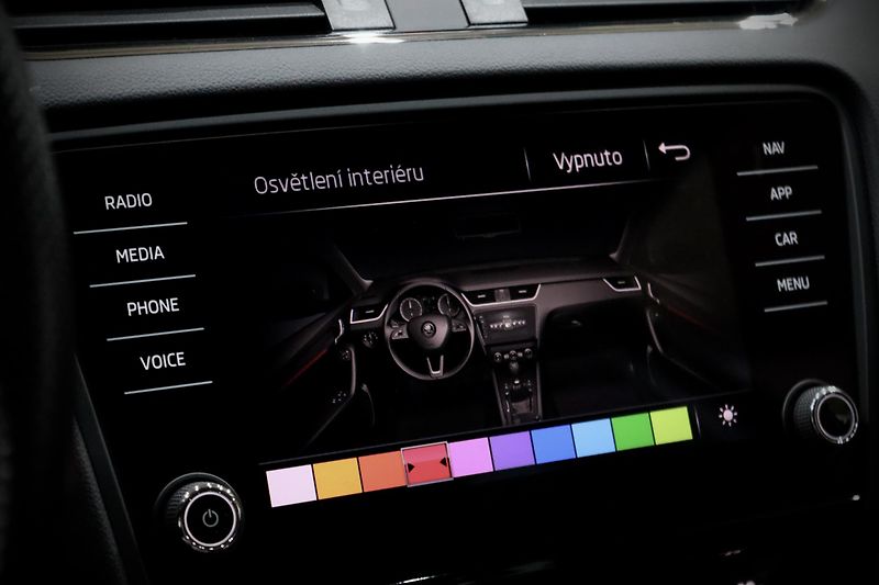 Škoda Octavia 3 FL Combi 1.4 TSI 110 kW DSG - fotka 30 z 32