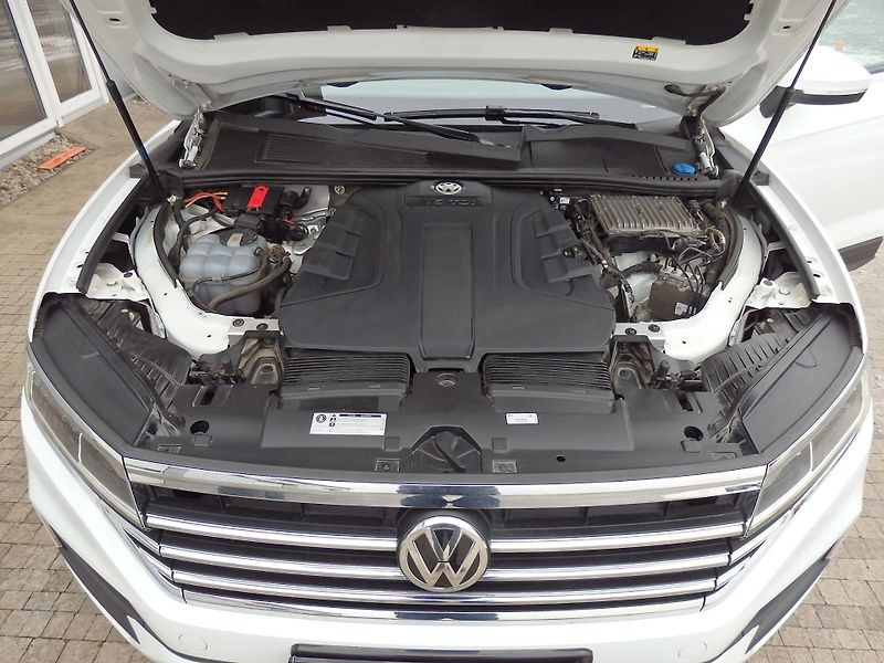 Volkswagen Touareg 3.0 TDI 170 kW ZÁVĚS, ODPOČET - fotka 17 z 23