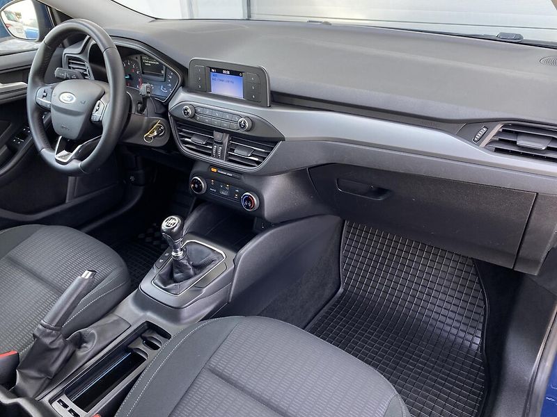 Ford Focus 1,0 EcoBoost 92 kW - fotka 23 z 25