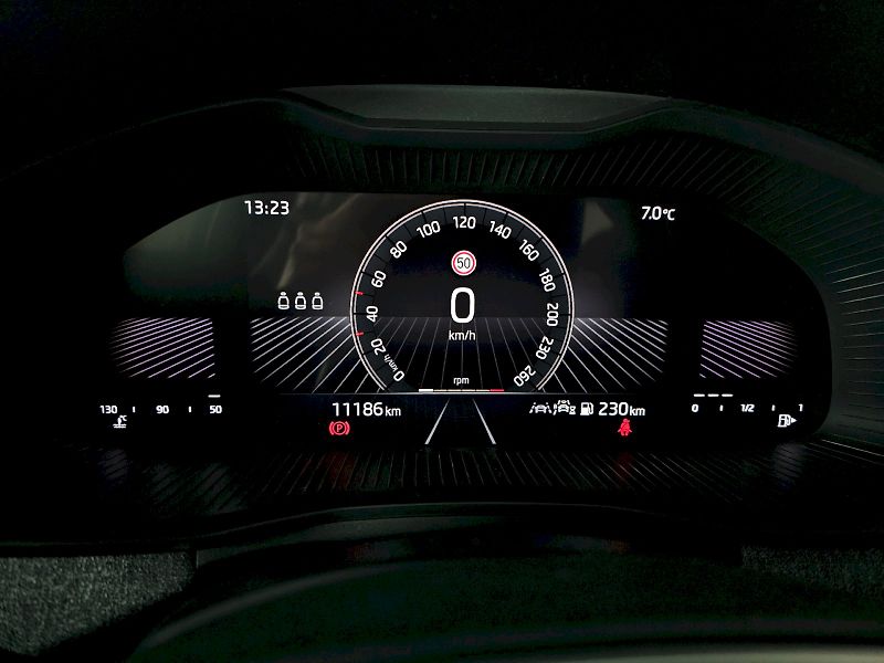 Škoda Scala (2025) 1.0TSI 85kW SELECTION - fotka 17 z 25