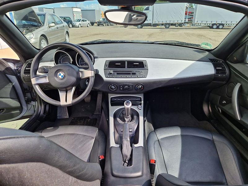 BMW Z4 2.0 Klima - fotka 13 z 32