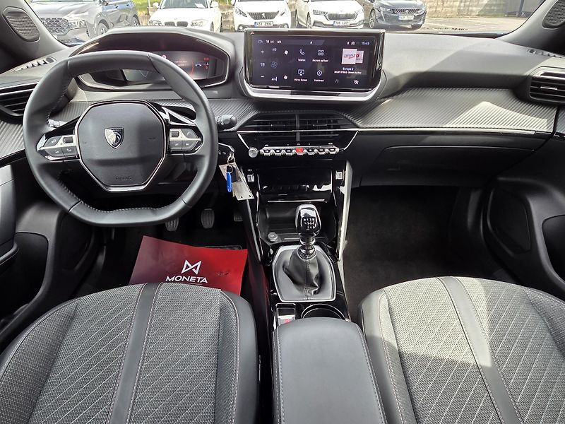 Peugeot 2008 (2025) 1.2 PT 100 ALLURE MAN6 - fotka 13 z 27