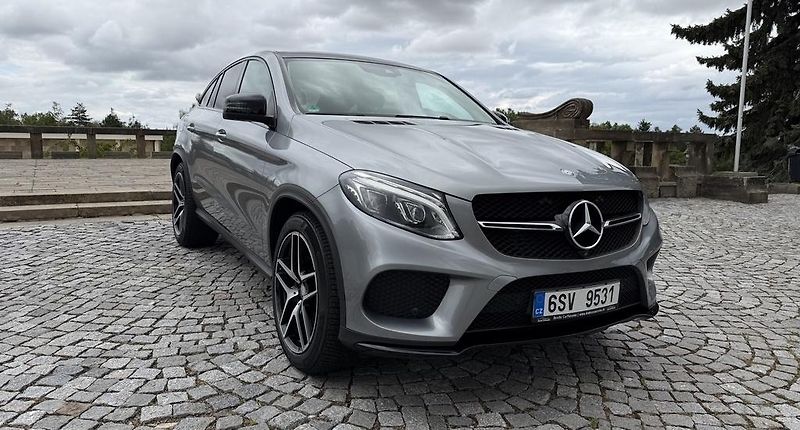 Mercedes-Benz GLE (2016) GLE 350d AMG Line – panorama - fotka 5 z 10
