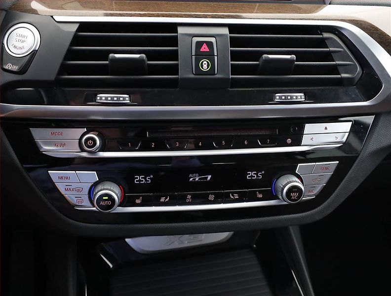 BMW X3 (2020) Luxury line xDrive20d - fotka 14 z 22