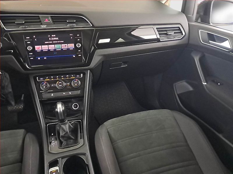 Volkswagen Touran (2019) Highline 2.0 TDI, Automat - fotka 8 z 16