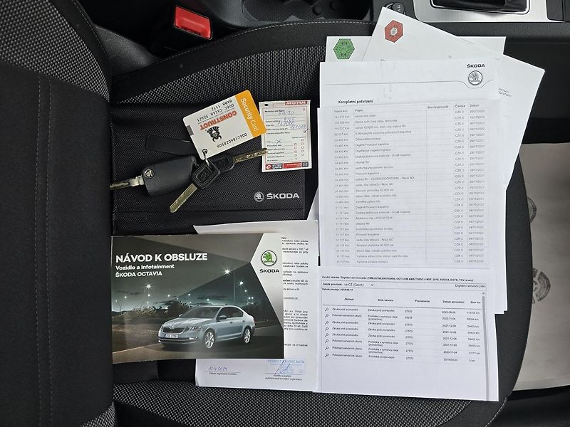 Škoda Octavia 1.6TDi STYLE LED DIGIKLIMA-DPH - fotka 29 z 33