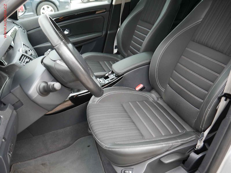 Renault Laguna (2013) 1.5 dCi, ČR, Navi, výhřev - fotka 9 z 22