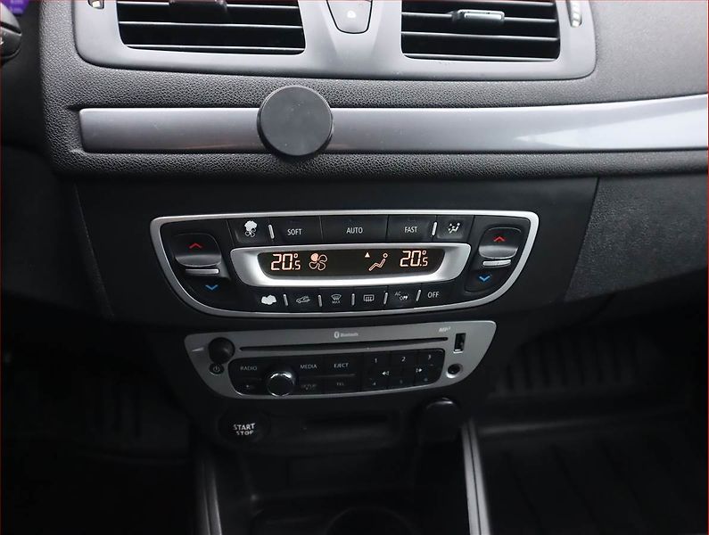 Renault Mégane (2015) Limited 1.5 dCi, Tempomat - fotka 12 z 17