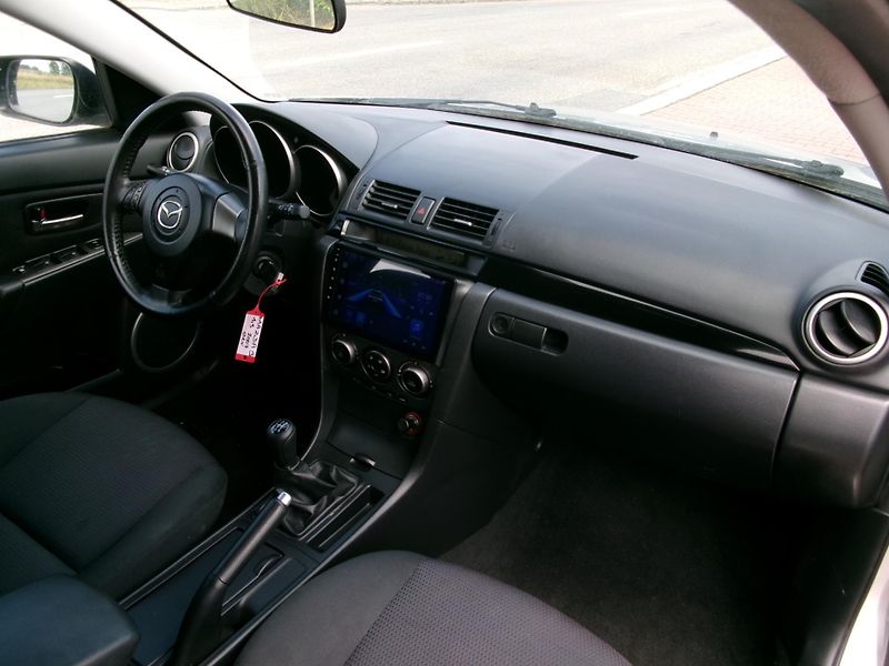 Mazda 3 (2007) 1,3i KLIMA BT NAVI - fotka 22 z 24