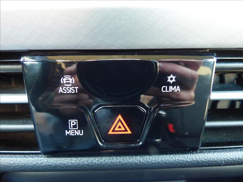 Volkswagen Golf 1,0 TSI Virtual Cockpit  Life - fotka 35 z 49
