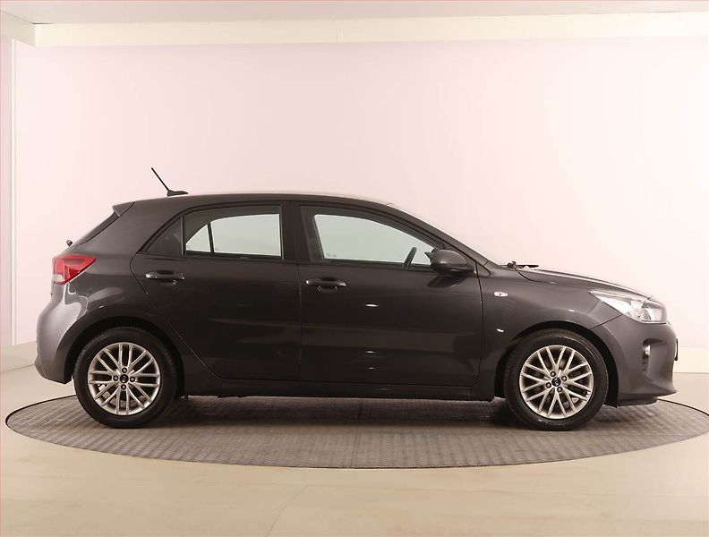 Kia Rio (2019) 1.0 T-GDI, Serv.kniha - fotka 6 z 20