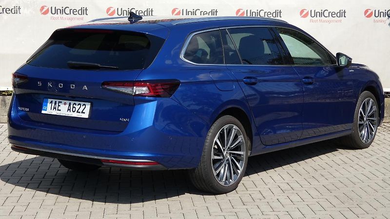 Škoda Superb 2.0 TDI 142kW 4x4 L&K Combi DS - fotka 3 z 27
