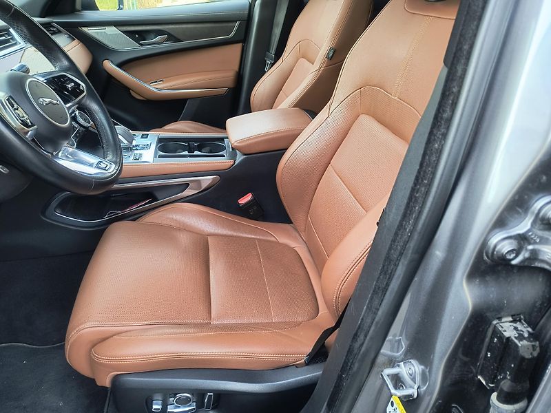 Jaguar F-Pace (2021) D300 AWD R -DINAMIC SE AUTOMAT - fotka 35 z 68
