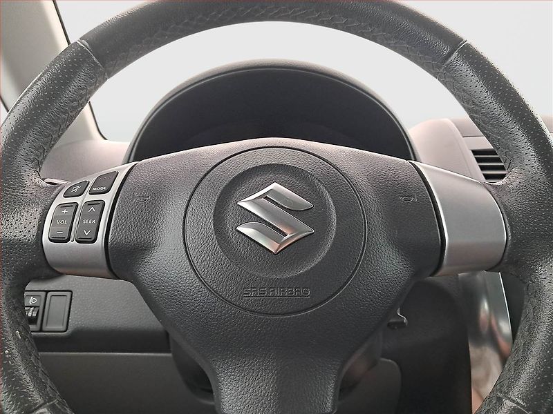 Suzuki SX4 (2013) 1.6 VVT, 4X4, ČR,1.maj - fotka 17 z 18