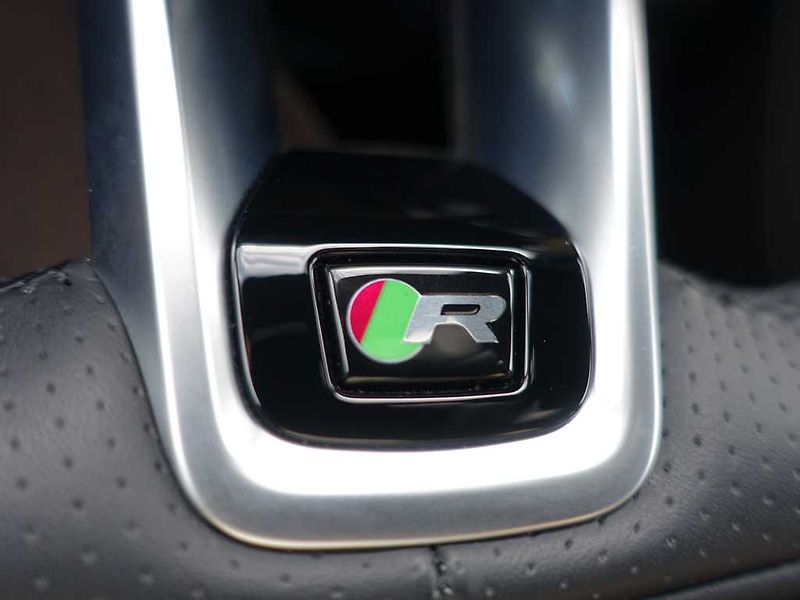 Jaguar F-Pace 2,0 R-Dynamic S D200 4x4 - fotka 20 z 38