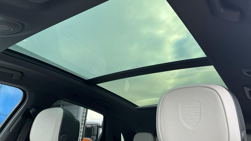 Porsche Cayenne (2025) E-Hybrid - fotka 28 z 30