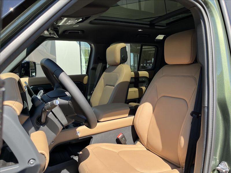 Land Rover Defender (2026) 110 D350 X-DYNAMIC HSE - fotka 13 z 28