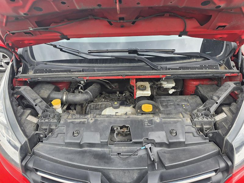 Renault Trafic 1.6 dci 125 Long 9.mist tz - fotka 19 z 19