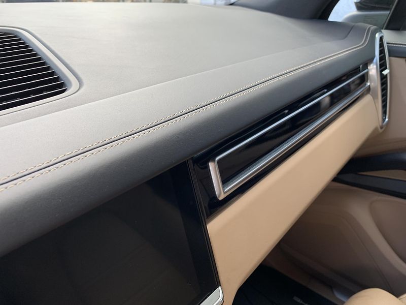 Porsche Cayenne (2019) 3.0i, 250KW, VZDUCH, ZÁRUKA - fotka 23 z 25