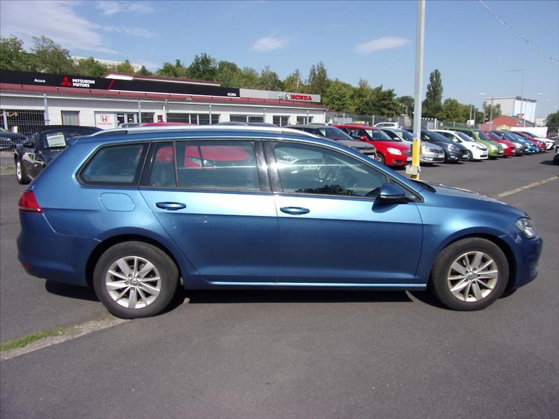 Volkswagen Golf 1,2 TSI  Variant  81kW ČR - fotka 2 z 26