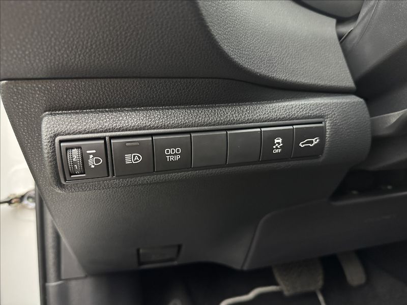 Toyota Corolla 1,8 HYBRID STYLE ACC 1.MAJ ČR - fotka 8 z 42
