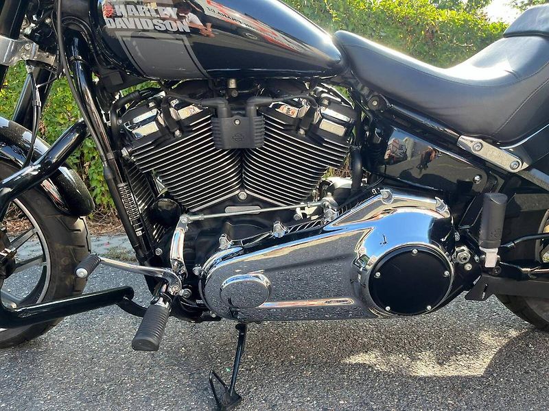 Harley-Davidson FLSB Softail Sport Glide (2021) - fotka 12 z 13