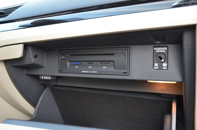 Škoda Superb (2017) 2.0 TSi 206kW DSG 4x4 L&K / ČR - fotka 47 z 50