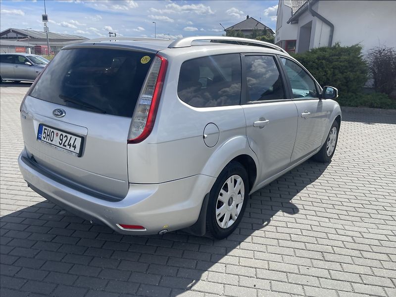 Ford Focus 1,8 i 16V 92kw LPG Titanium - fotka 27 z 29