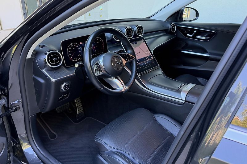 Mercedes-Benz Třídy C (2023) C 220d 4Matic Allterrain - fotka 32 z 125