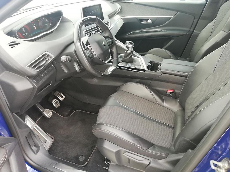 Peugeot 3008 (2017) GT-Line 2,0 bHDi 150k MAN6 - fotka 13 z 23