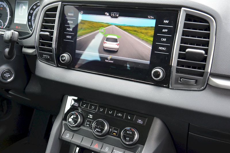 Škoda Karoq (2021) 1.0 TSI 81 kW Ambition - fotka 23 z 27
