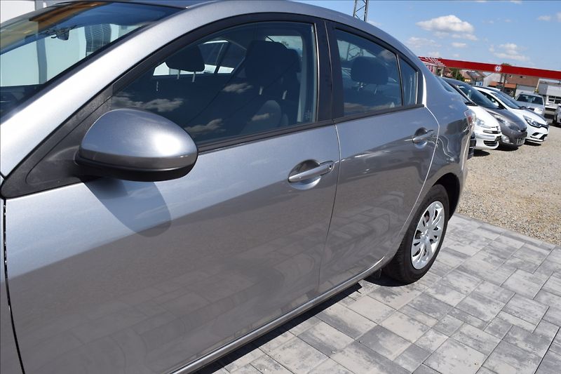 Mazda 3 1,6 i 77KW NOVÁ STK TOP STAV! - fotka 8 z 48