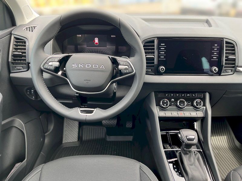 Škoda Karoq (2025) SELECTION 1.5 TSI DSG - fotka 5 z 31
