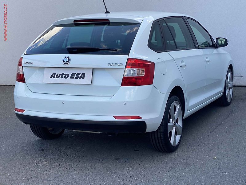 Škoda Rapid (2016) 1.2 TSi, Joy, xenon, +kola - fotka 4 z 18
