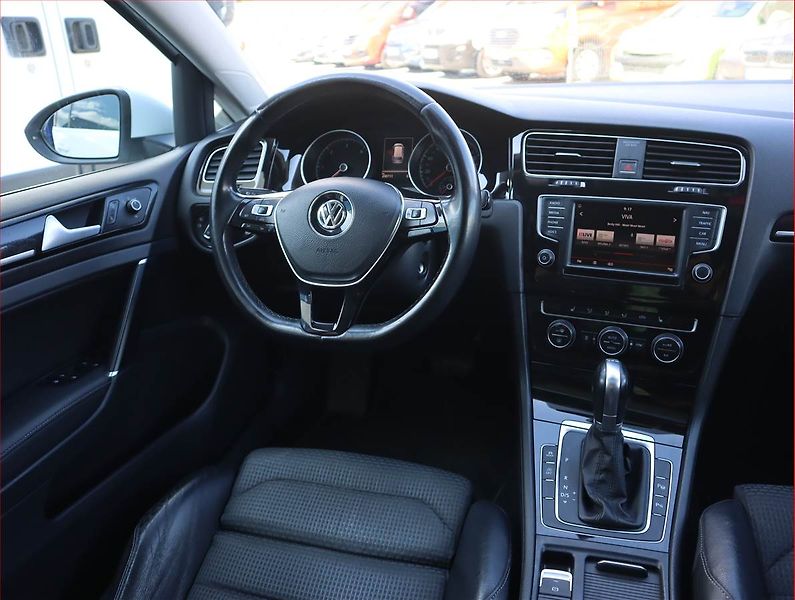 Volkswagen Golf (2015) 2.0 TDI, Automat, Serv.kniha - fotka 7 z 22