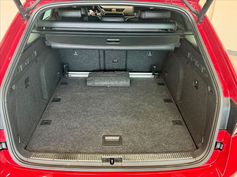 Škoda Superb 2,0 TDI COMBI DSG L&K 147KW - fotka 19 z 21