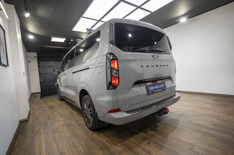 Ford Tourneo Custom 2.0 EcoBlue 125 kW 4x4 - fotka 13 z 53