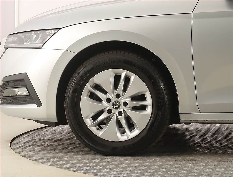 Škoda Octavia (2023) Ambition 2.0 TDI, digi klima - fotka 14 z 24