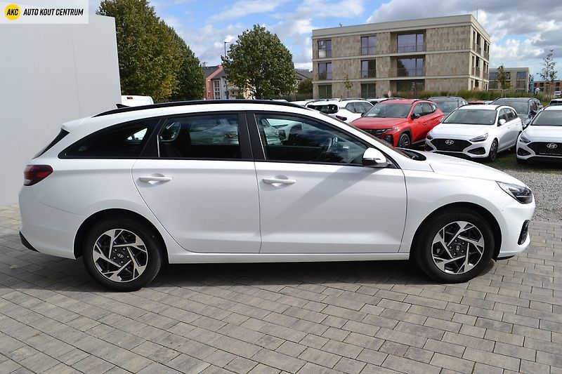 Hyundai i30 WG 1,5I MT SMART FL NAVI - fotka 6 z 45