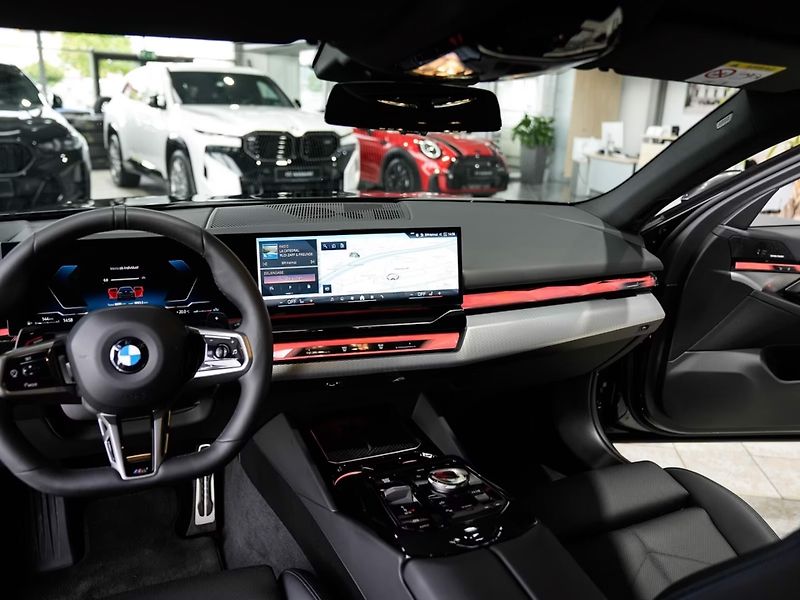 BMW Řada 5 520d xDrive M-Sport DrivAs+ HK - fotka 14 z 22