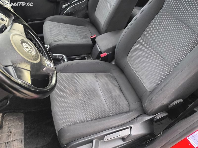 Volkswagen Golf Plus 2.0TDI,KRÁSNÝ,VÝBAVA,135KM - fotka 11 z 25
