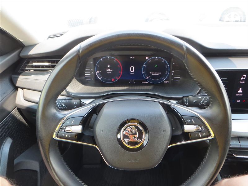 Škoda Octavia 2,0 TDI Ambition ČR - fotka 23 z 25