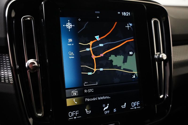 Volvo XC40 - fotka 19 z 27