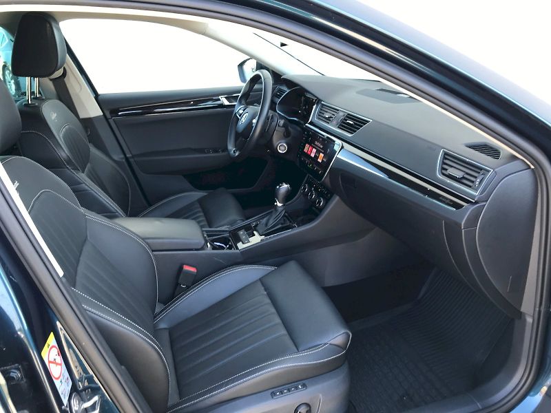 Škoda Superb (2023) COM GRT L K 4X4 TD 140/2.0 A7A - fotka 13 z 28