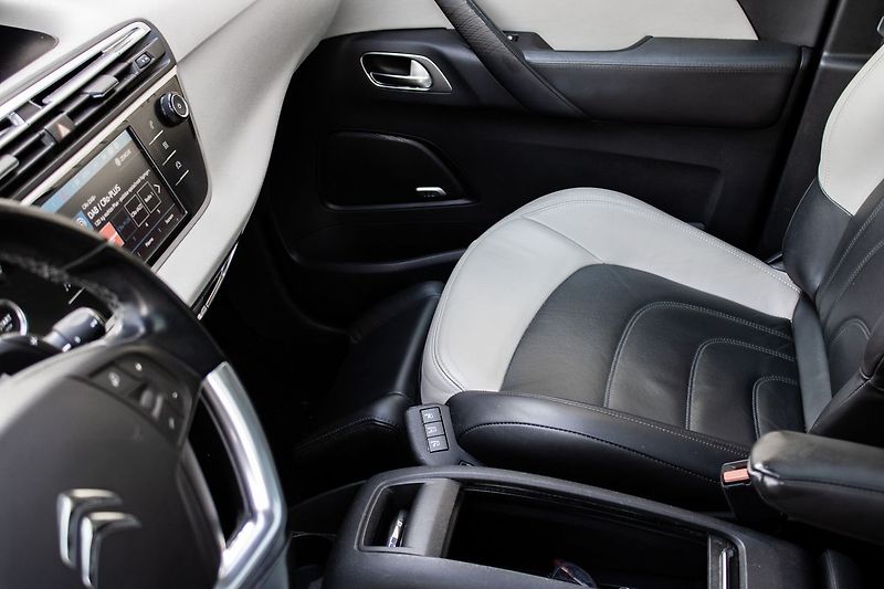 Citroën Grand C4 Picasso - fotka 15 z 41